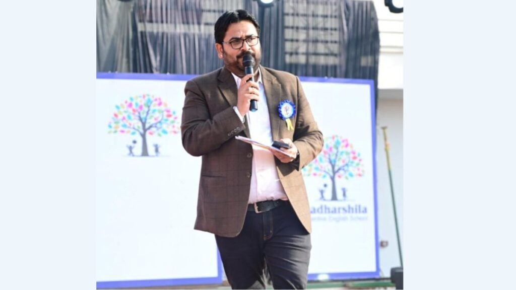 From Corporate Manager to Master of Ceremonies: The Inspirational Journey of Bikaner's Renowned Anchor, Vinay Harsh - PNN Digital